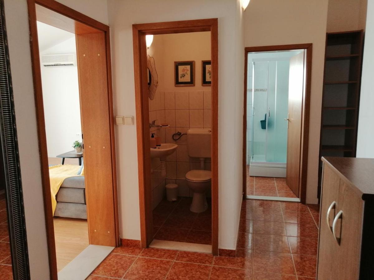 Apartment Near The Sea-Self Check-In Podstrana Exteriör bild